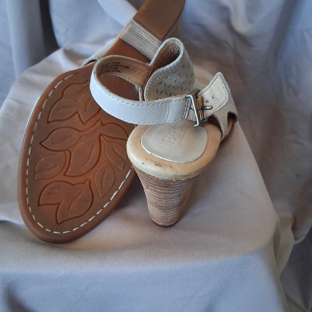 Born Cream Cut-Out Sandals - Picture 3 of 4